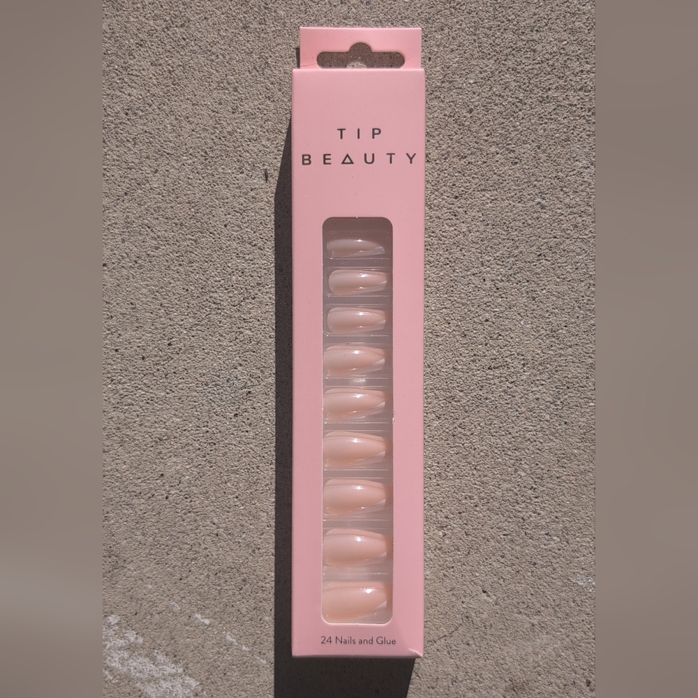 Tip Beauty Nude And White Press-On Nails
